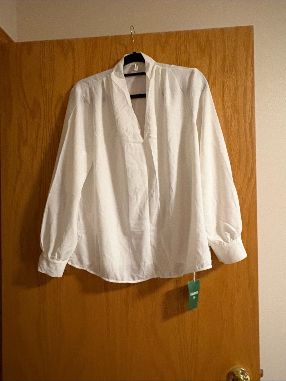 HALARA White V-Neck Puff Sleeve Blouse